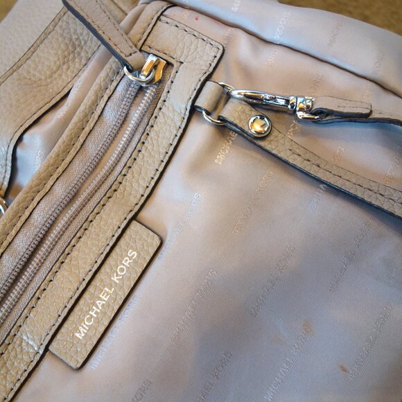 Michael Kors Studded Bristol calfskin backpack Pearl Grey - Picture 14 of 15